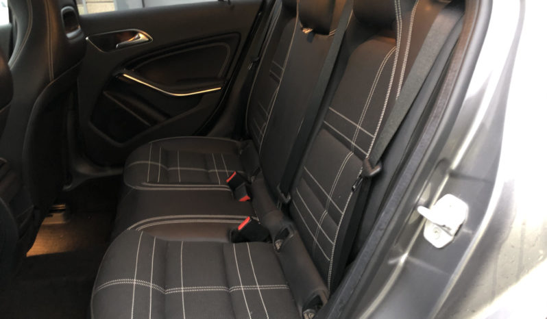Mercedes-Benz Classe A 180 d Urban Night Paket XENON/SEMI-CUIR/GPS/18″ complet