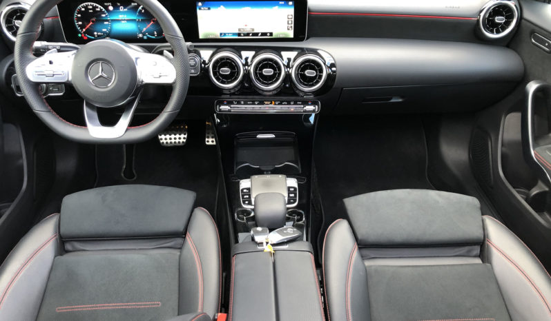 Mercedes Classe A 180 d 116ch AMG Line 7G-DCT FULL TOIT/GPS/SEMI-CUIR/MBUX/CAMERA/18″ complet