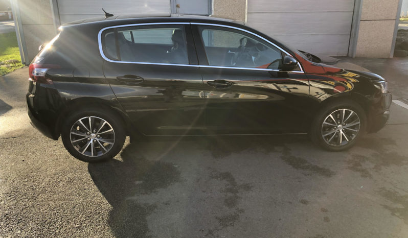 Peugeot 308 1.6 BlueHDI 120 FELINE FULL TOIT/FULL LED/CUIR/GPS/CAMERA/DENON/PARK ASSIST/16″ complet