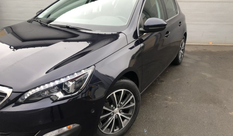 Peugeot 1.6 Blue HDI 120 Allure FULL TOIT/GPS/CAMERA/PARK ASSIST/REGULATAUR INTELLIGENT/16″ complet