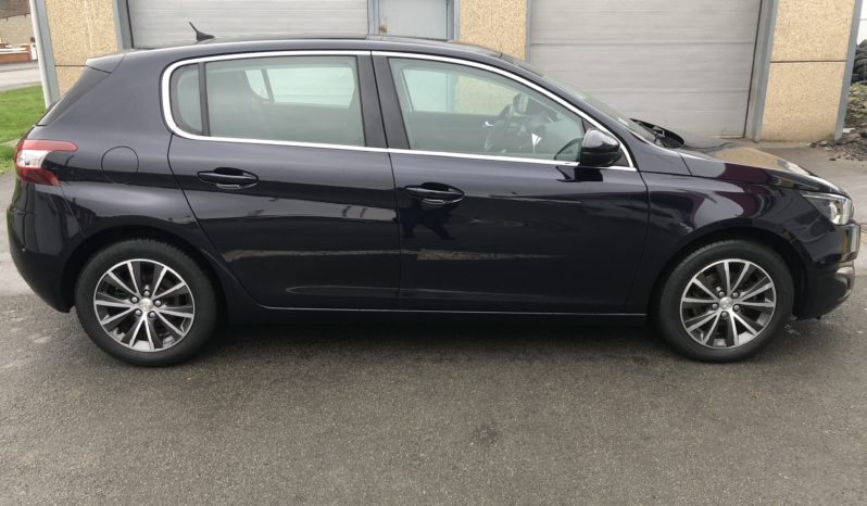 Peugeot 1.6 Blue HDI 120 Allure FULL TOIT/GPS/CAMERA/PARK ASSIST/REGULATAUR INTELLIGENT/16″ complet
