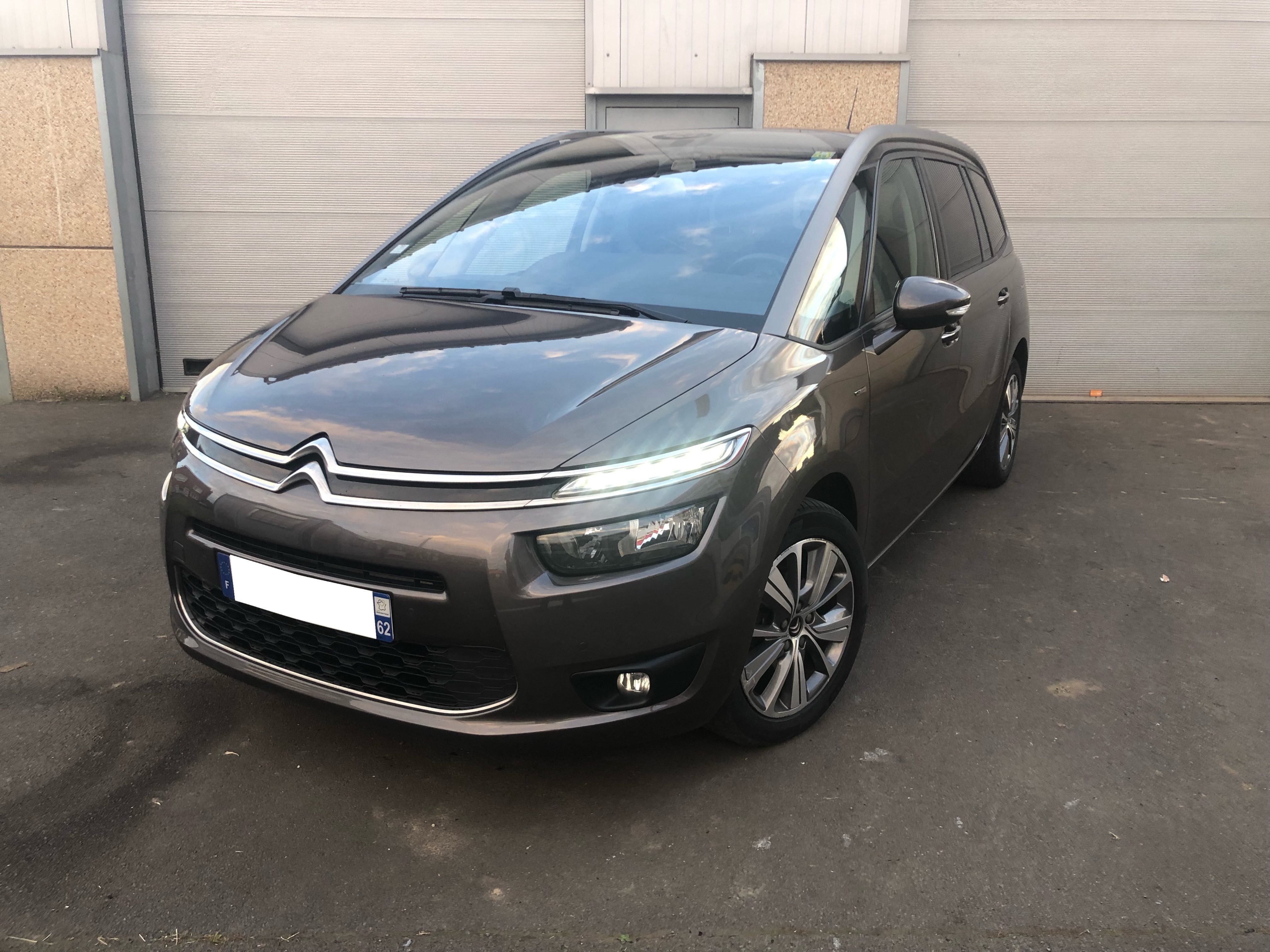 Citroën Grand C4 Picasso 1.6 HDI 120 Exclusive  SEMI-CUIR/MASSAGE/GPS/CAMERA/17 - JNS MOTORS